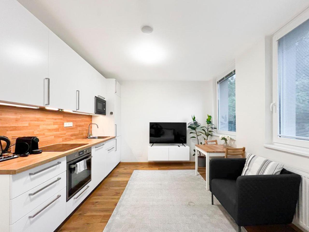 Vila Vinice Prag Exteriör bild