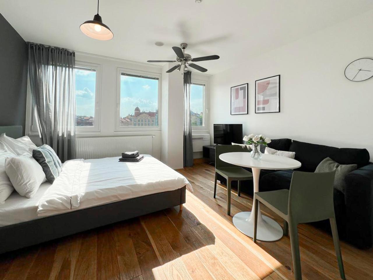 Vila Vinice Prag Exteriör bild