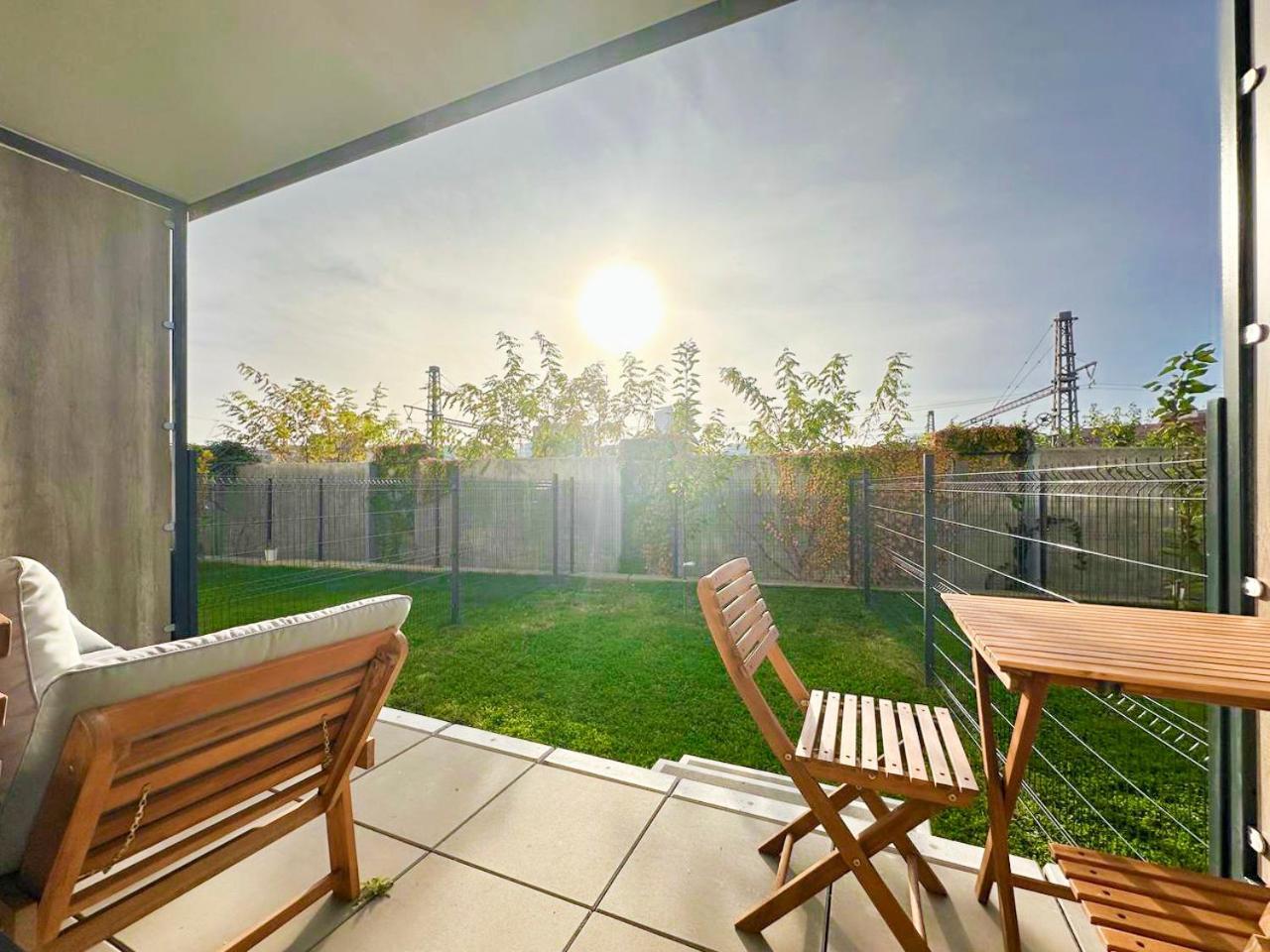 Vila Vinice Prag Exteriör bild