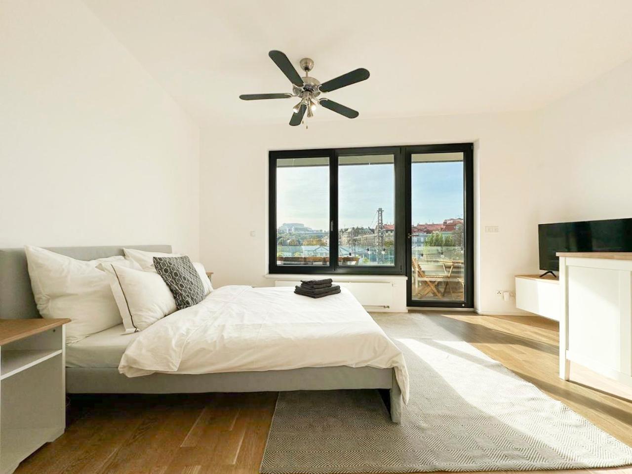 Vila Vinice Prag Exteriör bild