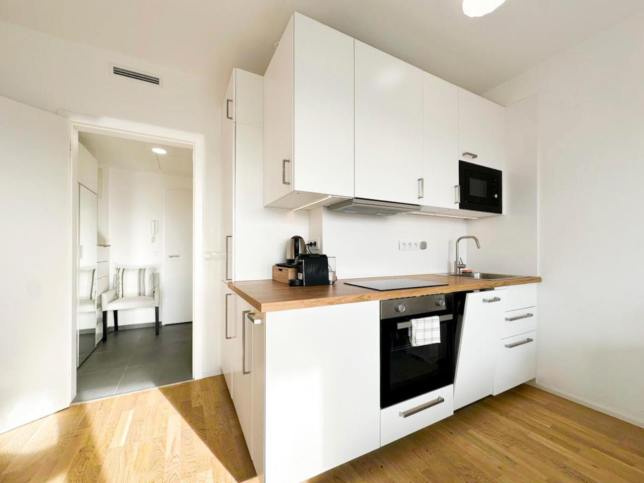 Vila Vinice Prag Exteriör bild