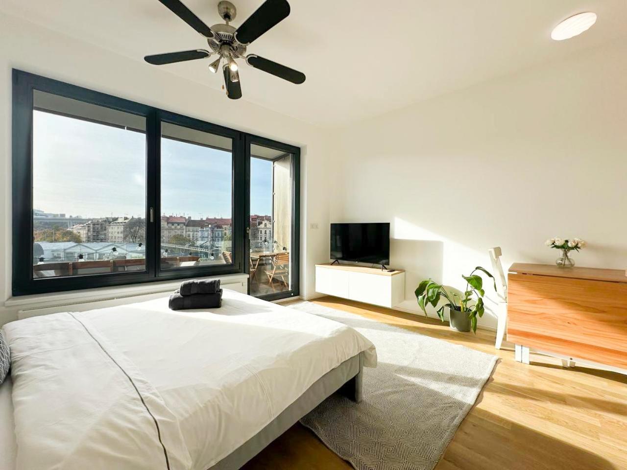 Vila Vinice Prag Exteriör bild
