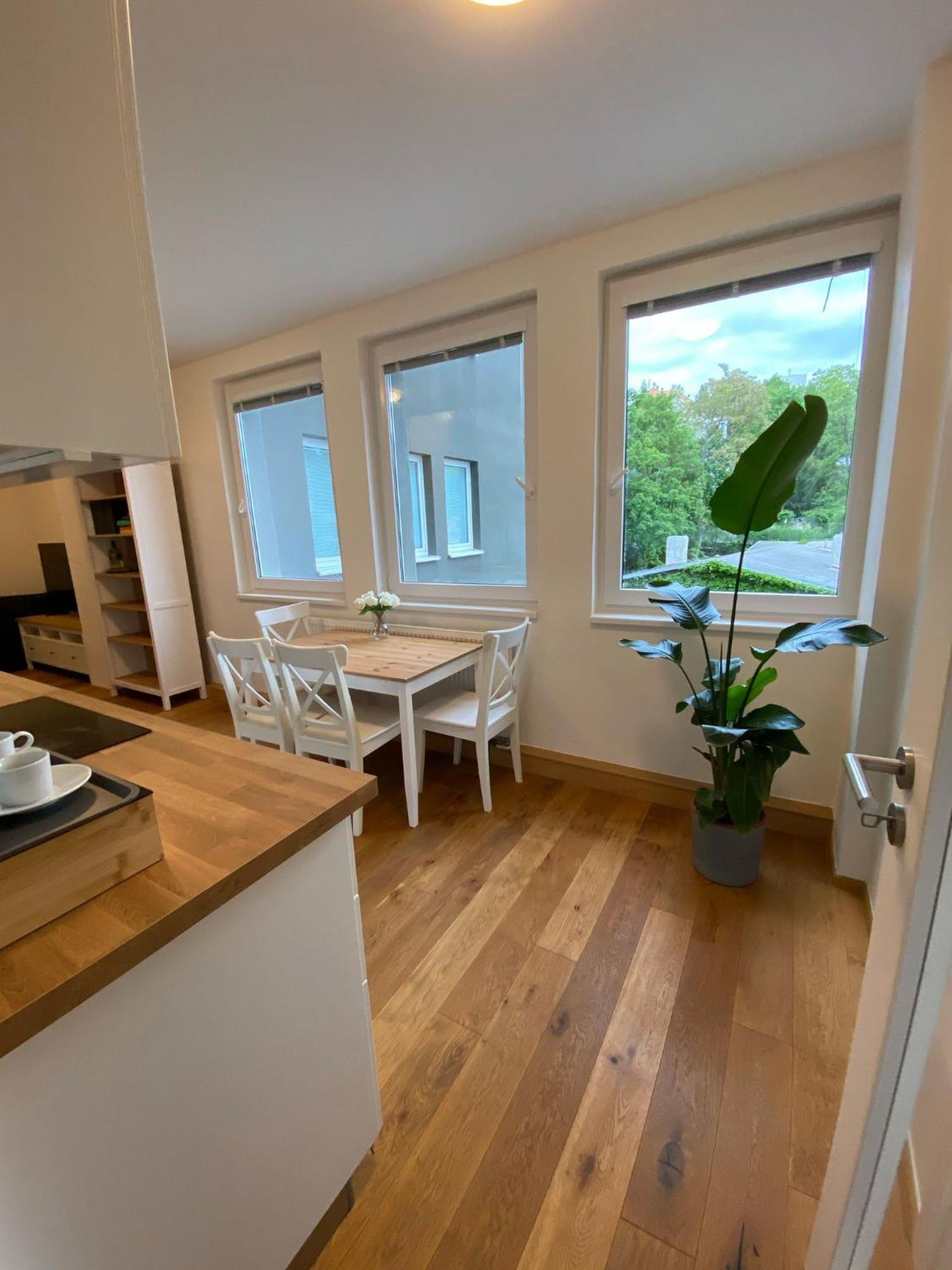 Vila Vinice Prag Exteriör bild